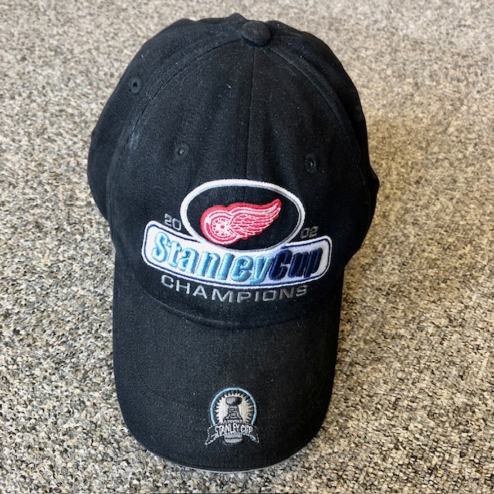 New Era Black 2002 Stanley Cup Champions Blackhawks Hat Size OS